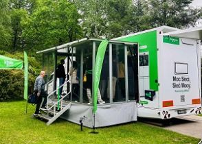 Schneider Electric rusza w trasę z kampanią „Moc Sieci. Sieć Mocy”