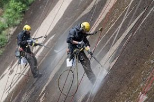 Niecodzienny sposób uczczenia budowniczych elektrowni 